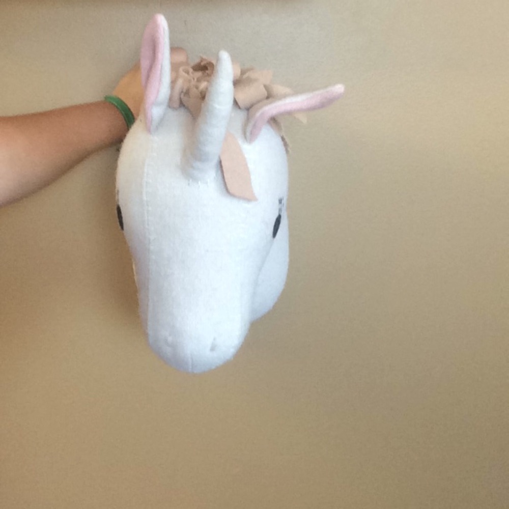 Unicorn head to go on wall